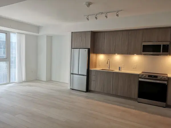 357 King ST W #909, Toronto C01, ON M5V 1K1