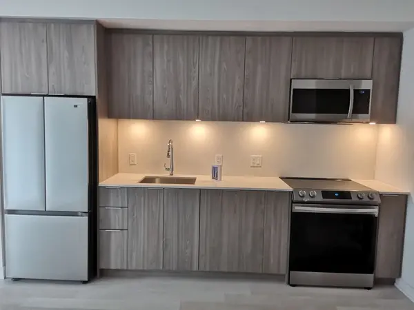 357 King ST W #909, Toronto C01, ON M5V 1K1