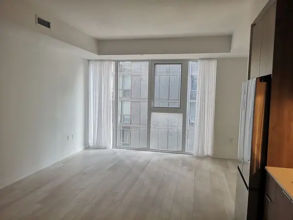 357 King ST W #909, Toronto C01, ON M5V 1K1