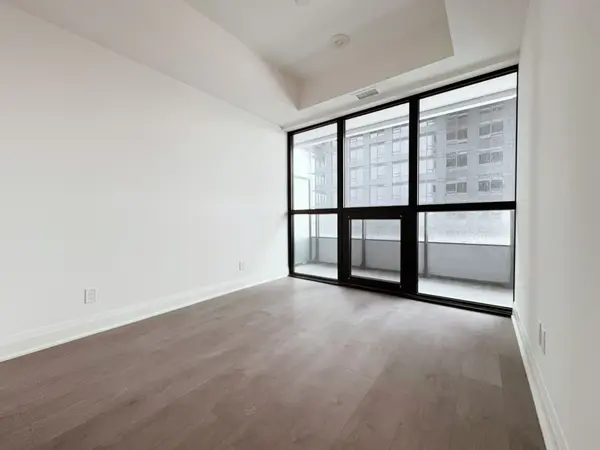 2 Erskine RD #2308, Mississauga, ON L5B 0S1