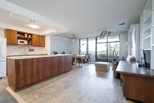 135 Marlee AVE #906, Toronto W04, ON M6B 4C6