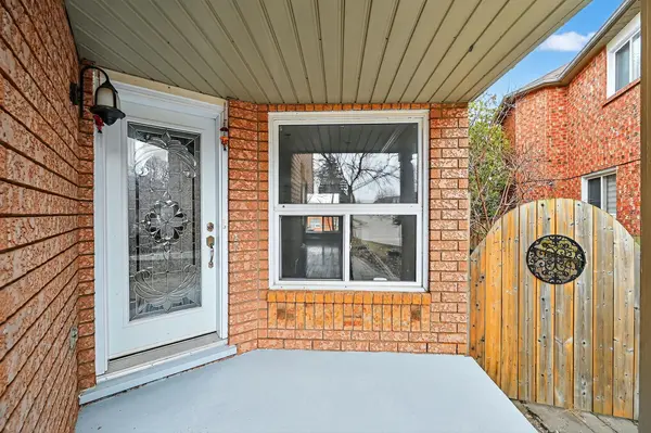 75 Forestgrove CIR, Brampton, ON L6Z 4T3