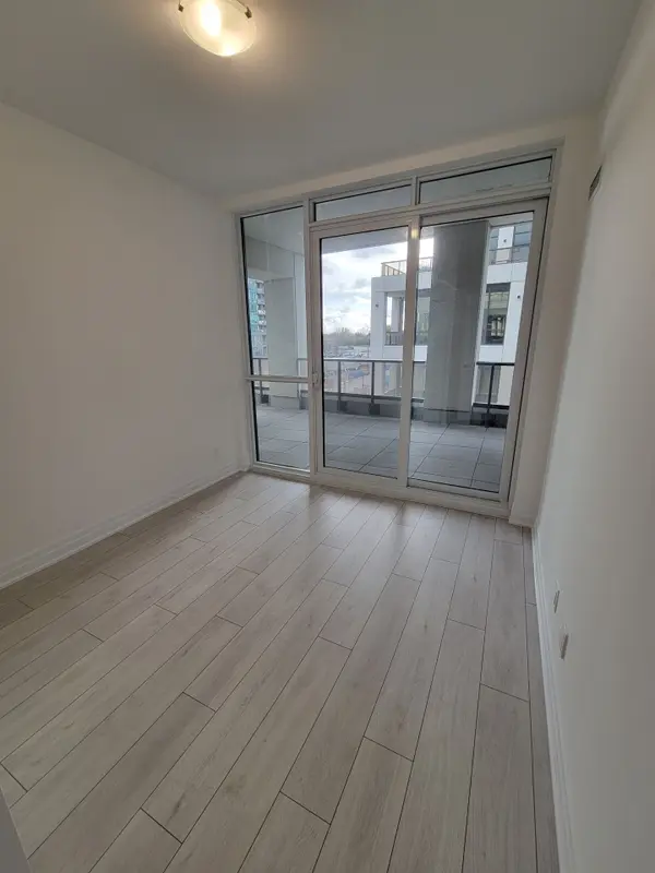 30 Elm DR W #308, Mississauga, ON L5B 0N6