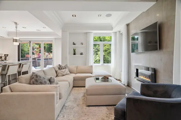 2092 PINEVALLEY CRES, Oakville, ON L6H 6L8