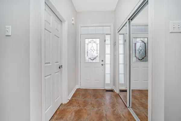 87 Ashdale RD, Brampton, ON L6Y 5M9