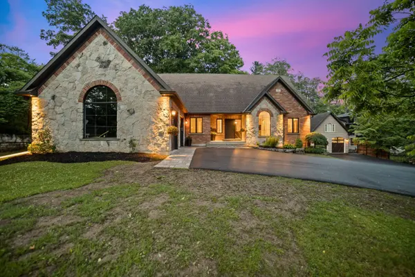 515 Hamilton DR, Hamilton, ON L9G 2A9