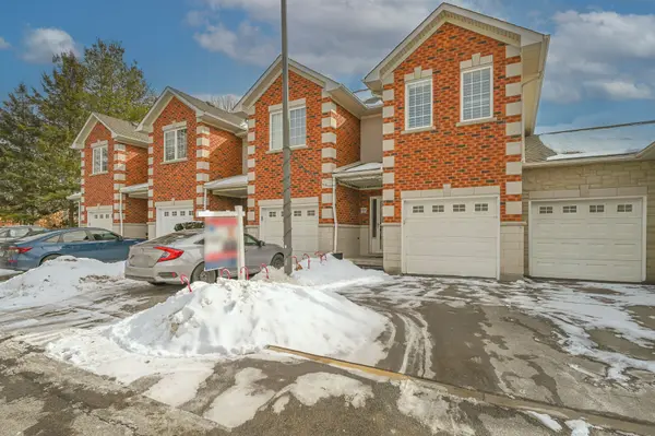 81 Valridge DR #9, Hamilton, ON L9G 5B7