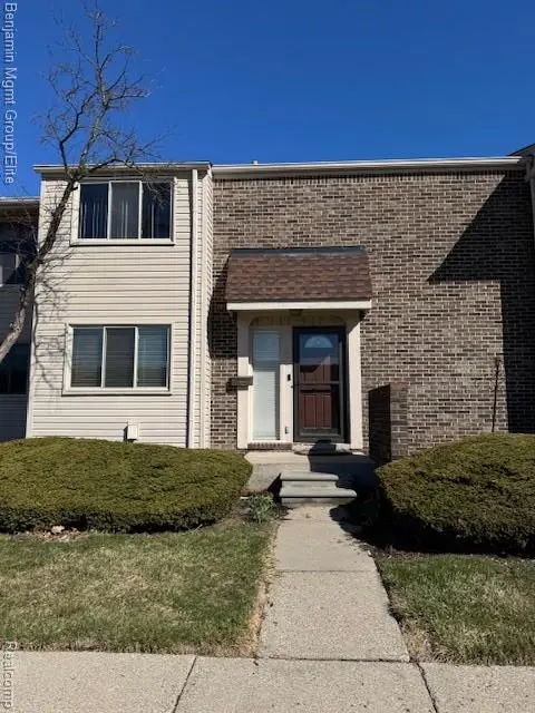 7 Hampton Towne ST #7, Southfield, MI 48075