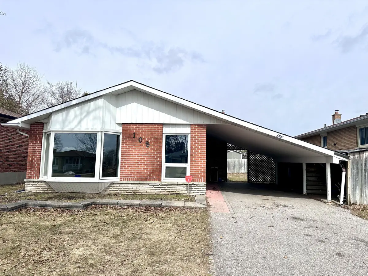 108 Iroquois AVE, Oshawa, ON L1G 3X3