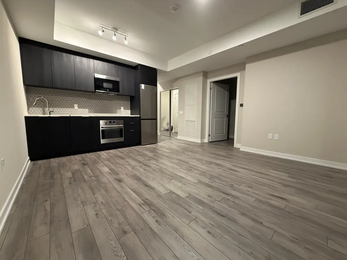 15 Skyridge DR E #1705, Brampton, ON L6P 4S3