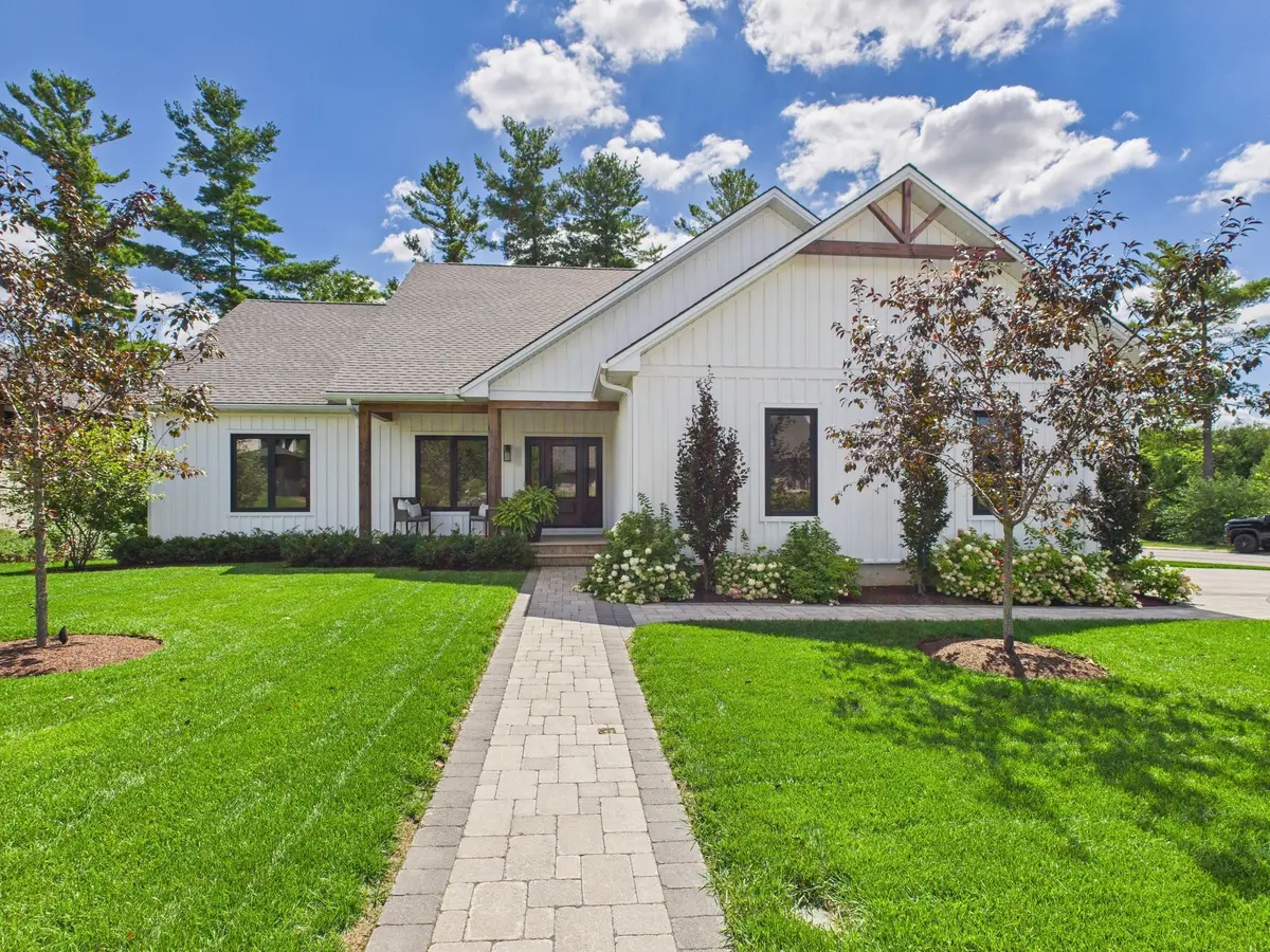 872 16th ST, Hanover, ON N4N 0B7