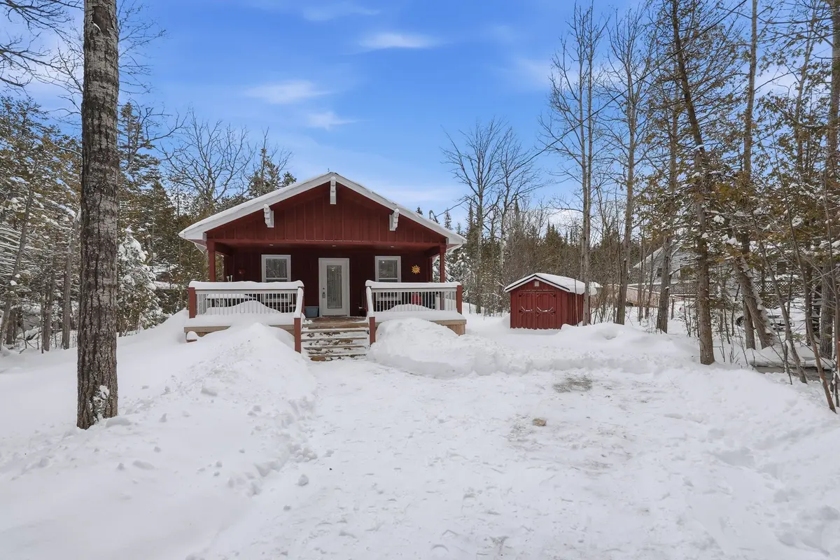 38 Miller Lake RD, Northern Bruce Peninsula, ON N0H 1Z0