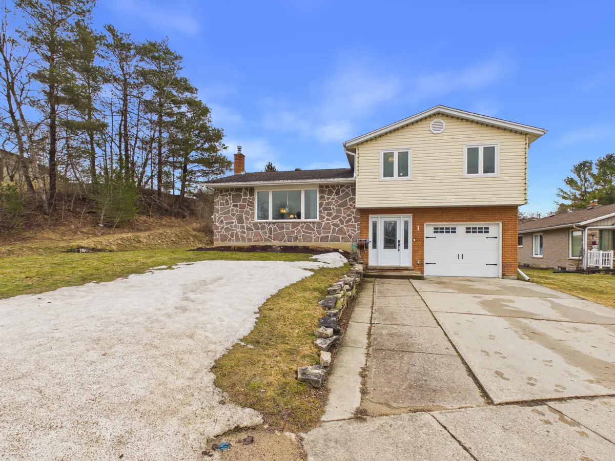 1 Centennial DR, Brockton, ON N0G 2V0