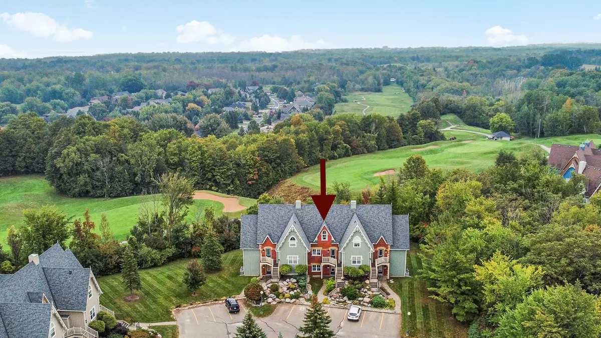 170 Snowbridge WAY #222, Blue Mountains, ON L9Y 0V1