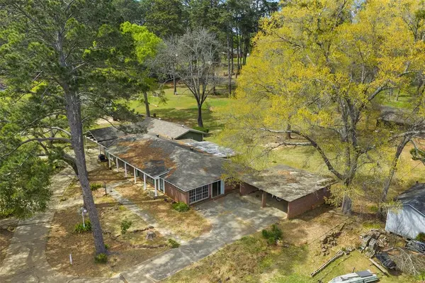 706 E Mary Lee Street, Plain Dealing, LA 71064