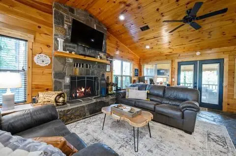 209 Pinyon, Broken Bow, OK 74728