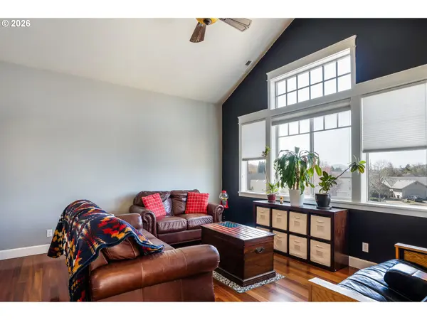 741 S 47TH ST, Springfield, OR 97478