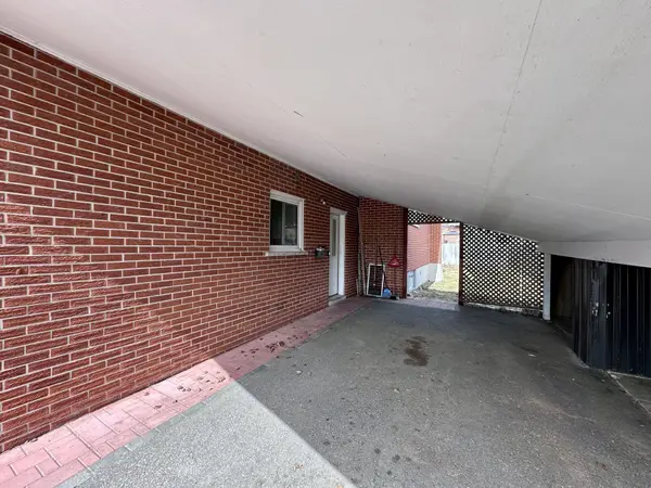 108 Iroquois AVE, Oshawa, ON L1G 3X3