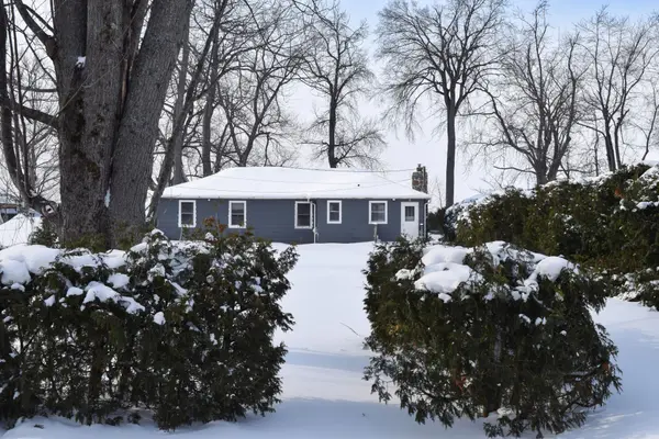 28 McRae Beach RD S, Georgina, ON L0E 1L0