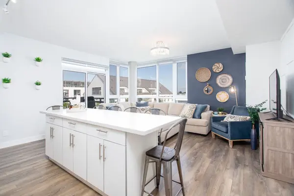 301 Sea Ray AVE #C319, Innisfil, ON L9S 0L8