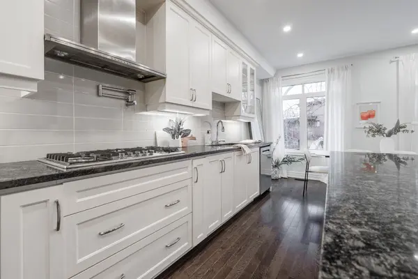 14 Queen Mary CT, Vaughan, ON L4L 0H9