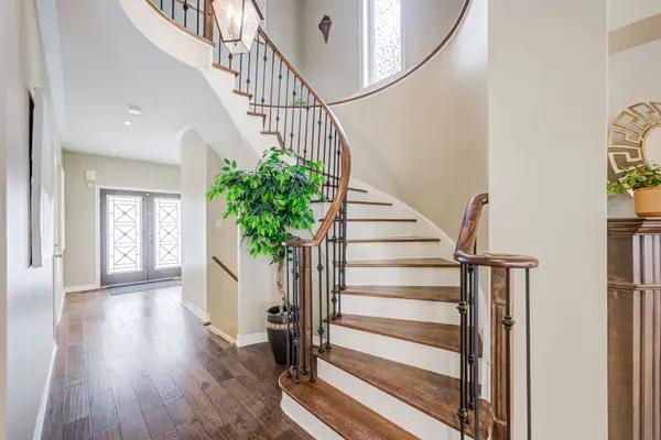 15 Tacc TRL, Vaughan, ON L4H 2H4