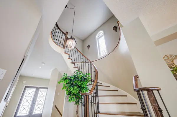 15 Tacc TRL, Vaughan, ON L4H 2H4