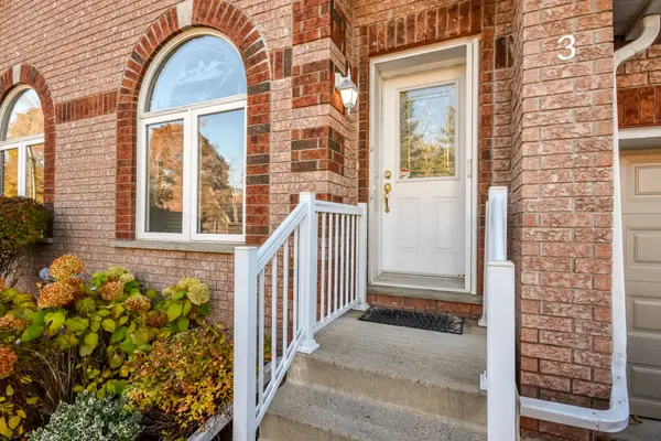 358 Little AVE #3, Barrie, ON L4N 2Z6