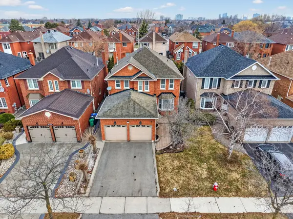 4705 Rathkeale RD, Mississauga, ON L5V 1J8