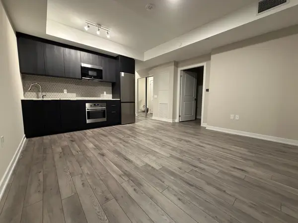 15 Skyridge DR E #1705, Brampton, ON L6P 4S3