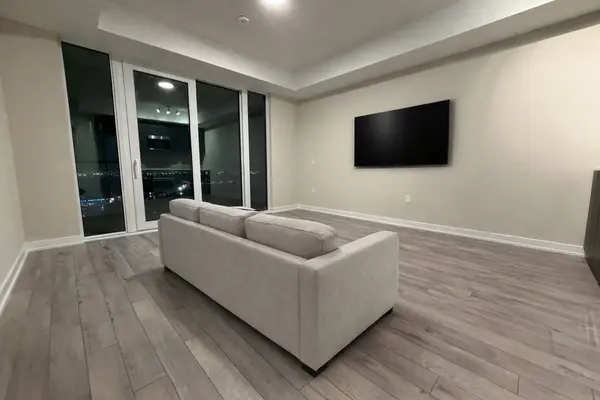 15 Skyridge DR E #1705, Brampton, ON L6P 4S3