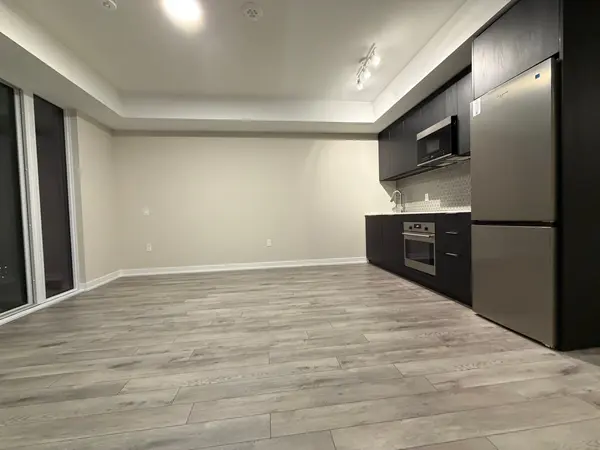 15 Skyridge DR E #1705, Brampton, ON L6P 4S3