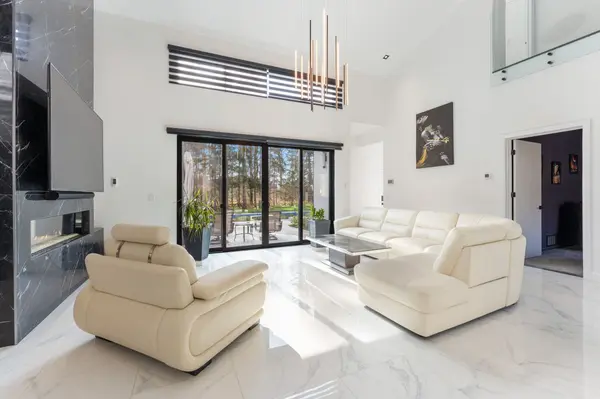 6 Campbell Farm RD, Brant, ON N3T 5L6