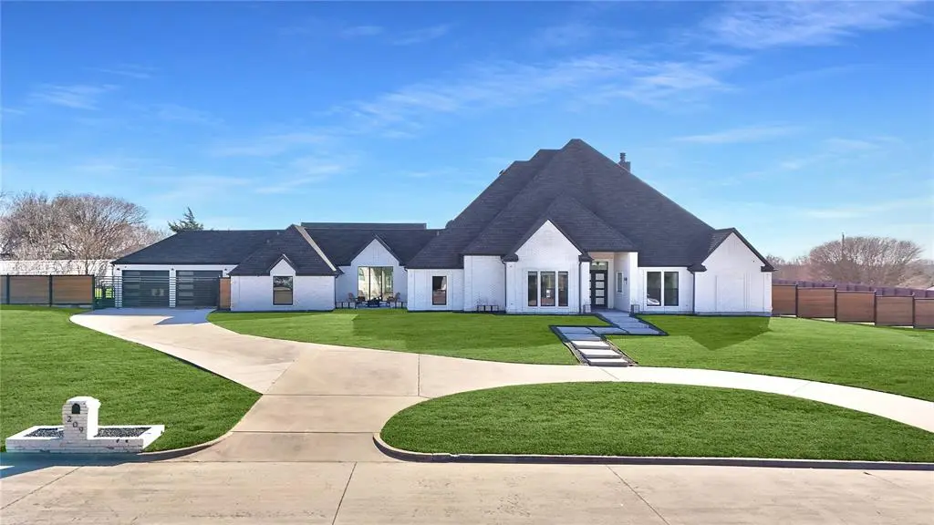 209 Carriage Hill Lane, Heath, TX 75032