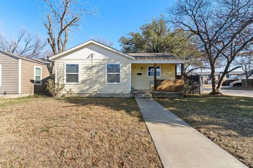 2739 Livingston Avenue, Fort Worth, TX 76110