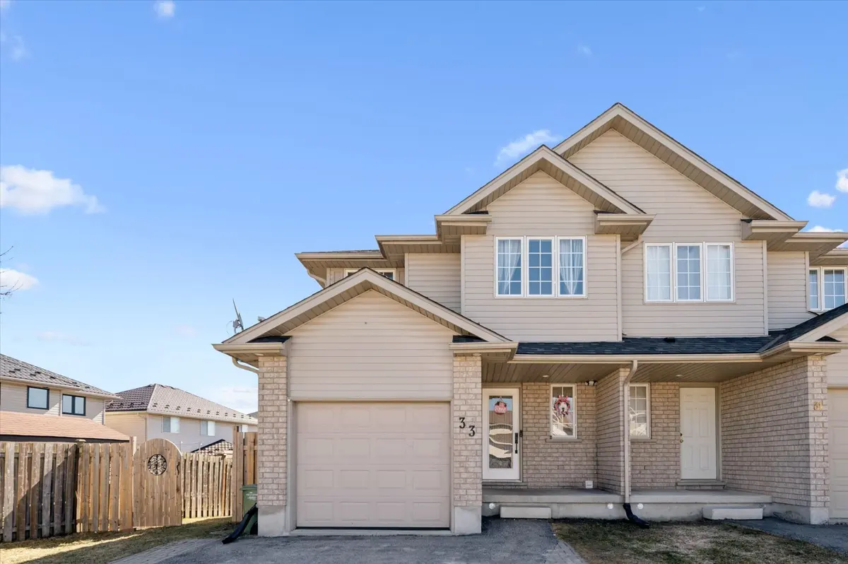 33 Sandcreek LN, Guelph, ON N1E 7K9