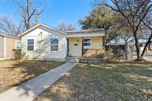 2739 Livingston Avenue, Fort Worth, TX 76110