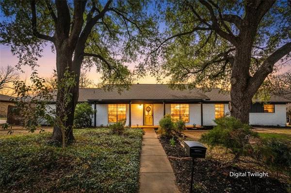 1708 Park Ridge Terrace, Arlington, TX 76012