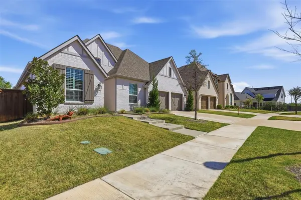 2009 Crescent Street, Fort Worth, TX 76008