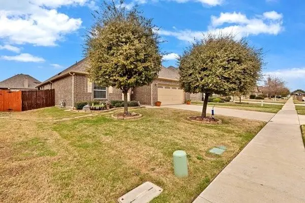 905 Cloudlock Drive, Saginaw, TX 76179