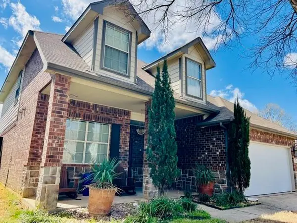 1121 Golden Eagle Court, Aubrey, TX 76227