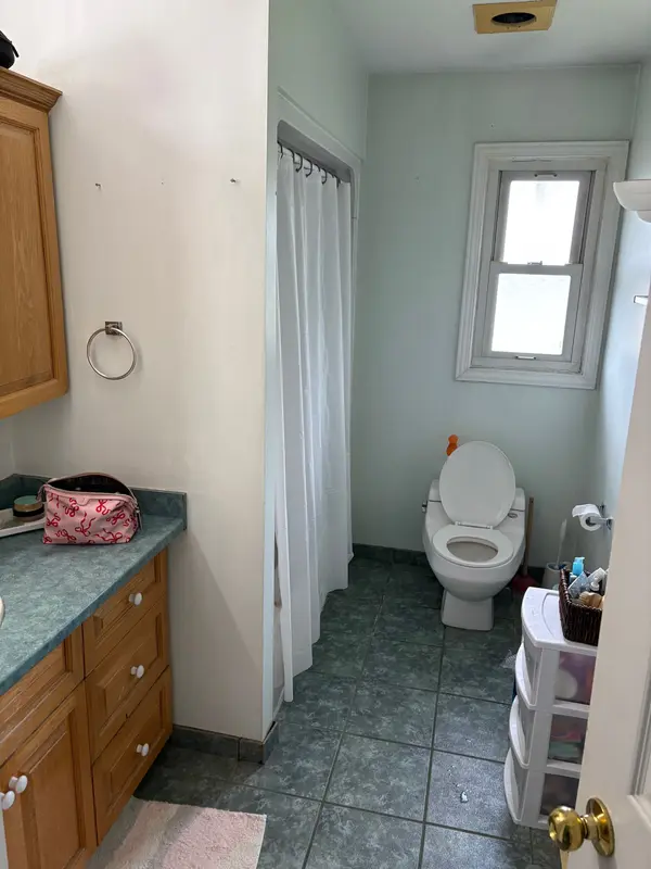 1013 Penetanguishene RD, Barrie, ON L4M 4Y8