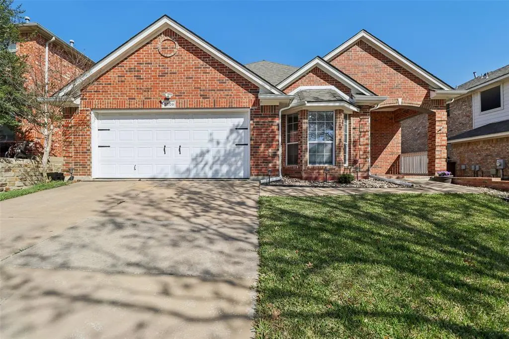 3509 Amador Drive, Fort Worth, TX 76244