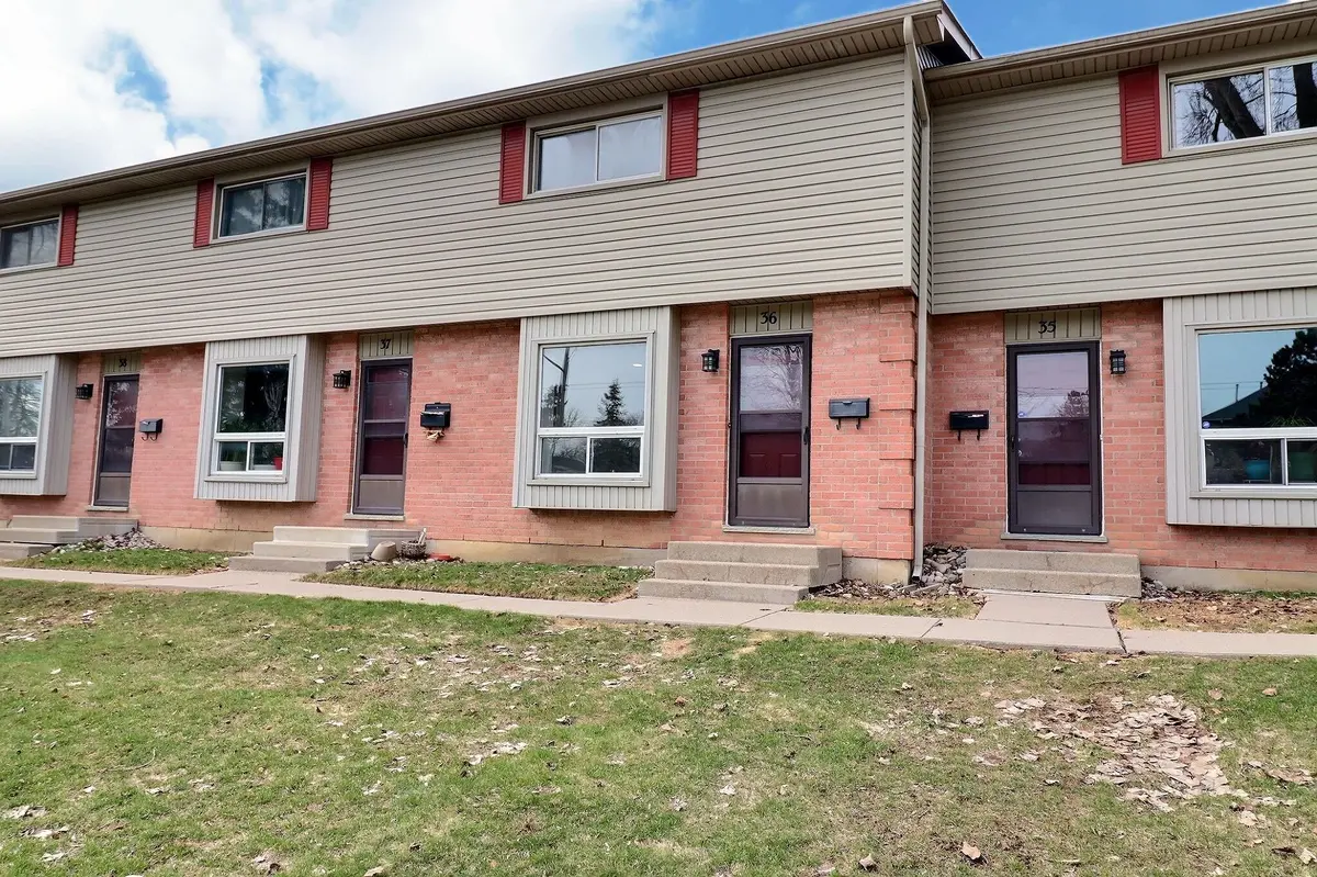 1200 Cheapside ST #36, London East, ON N5Y 5J7