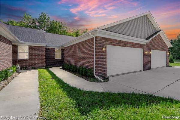 302 HIDDEN HARBOR WAY #25, Marine City, MI 48039