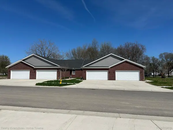 302 HIDDEN HARBOR WAY #25, Marine City, MI 48039