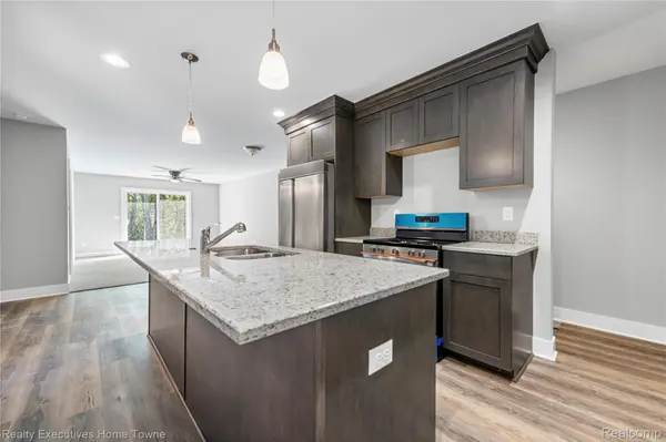 303 Hidden Harbor #2, Marine City, MI 48039