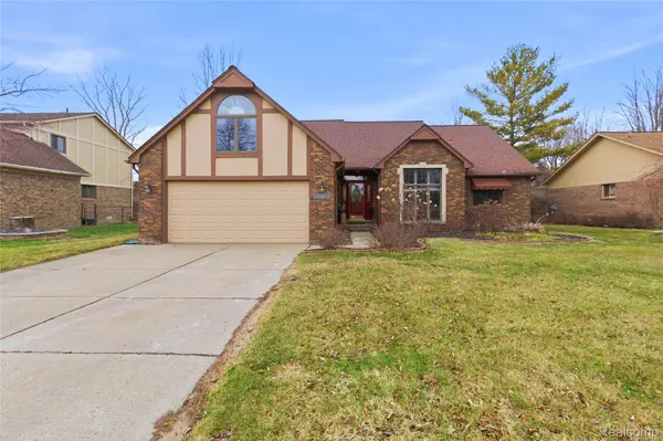 26525 Mapleridge DR, Chesterfield Township, MI 48051