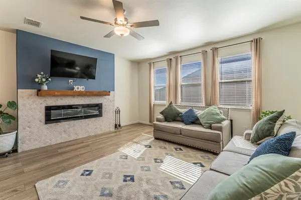 1240 Almond Road, Azle, TX 76020