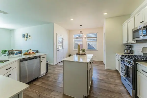 1240 Almond Road, Azle, TX 76020